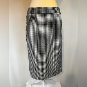 Black and White Knee Length Skirt with Lining Size 10